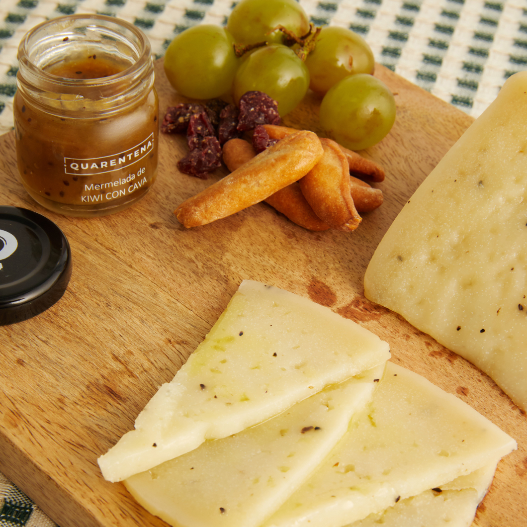 QUESO CURADO ARTESANO DE LECHE CRUDA DE OVEJA CON BOLETUS